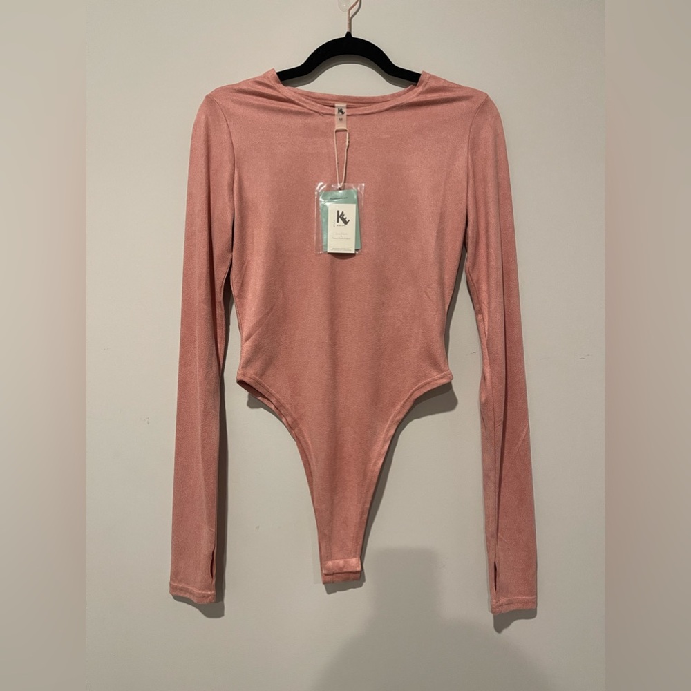 KE exclusive Long Sleeve Crew Neck Design Bodysuit - Picture 4 of 8